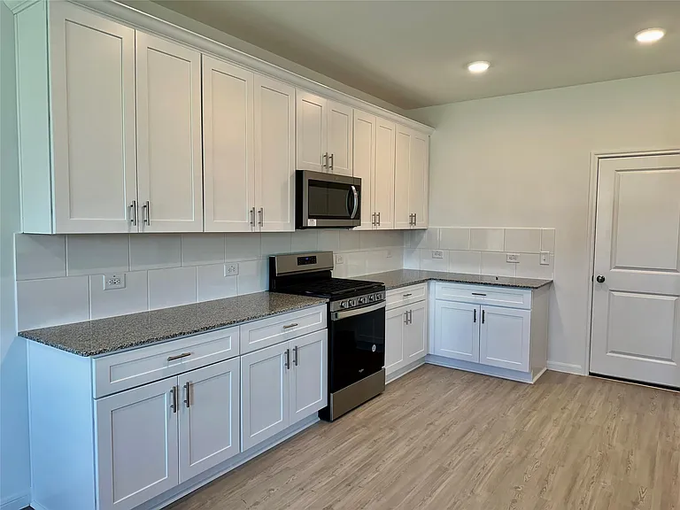 16530 Pine Arrow Dr — Photo 8