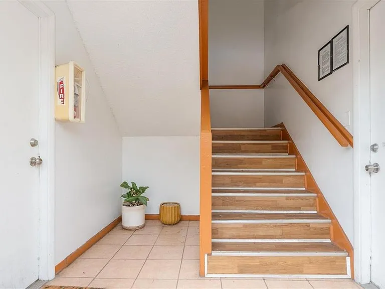 1815 Michigan Ave #C — Photo 2