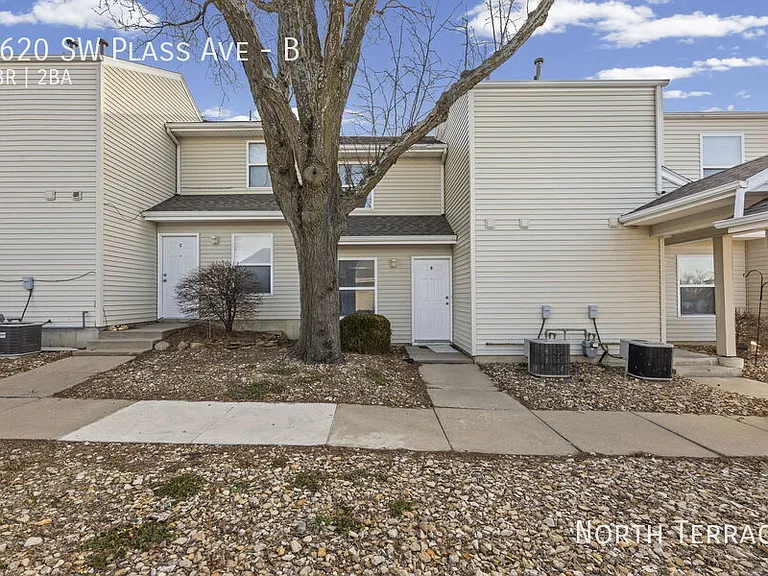 Capstone Townhomes — Photo 2