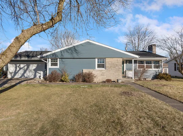 212 Douglas Dr, Tuscola, IL 61953