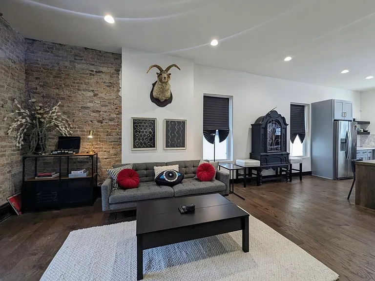 447 Linwood Ave — Photo 3