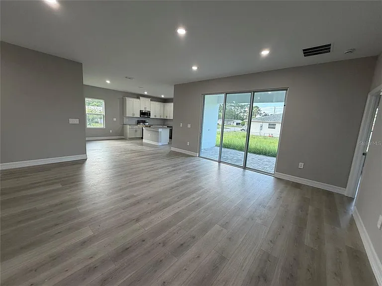 1100 Homer St NW — Photo 34