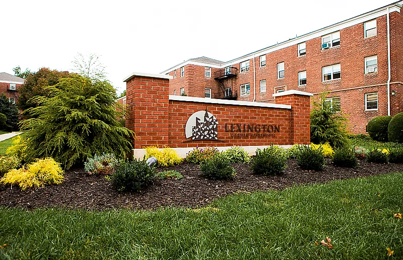 Lexington Garden Apartment — Photo 2
