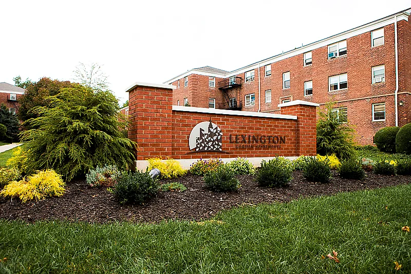 Building Photo - Lexington Garden Apartment