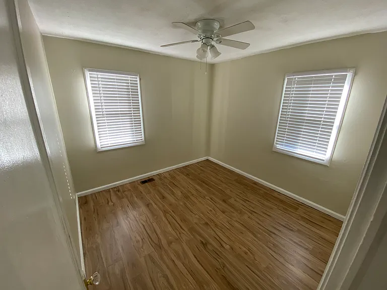 1472 E Redondo Ave — Photo 6