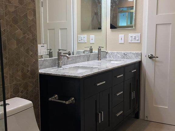 4th image of 878 Rose Blossom Dr