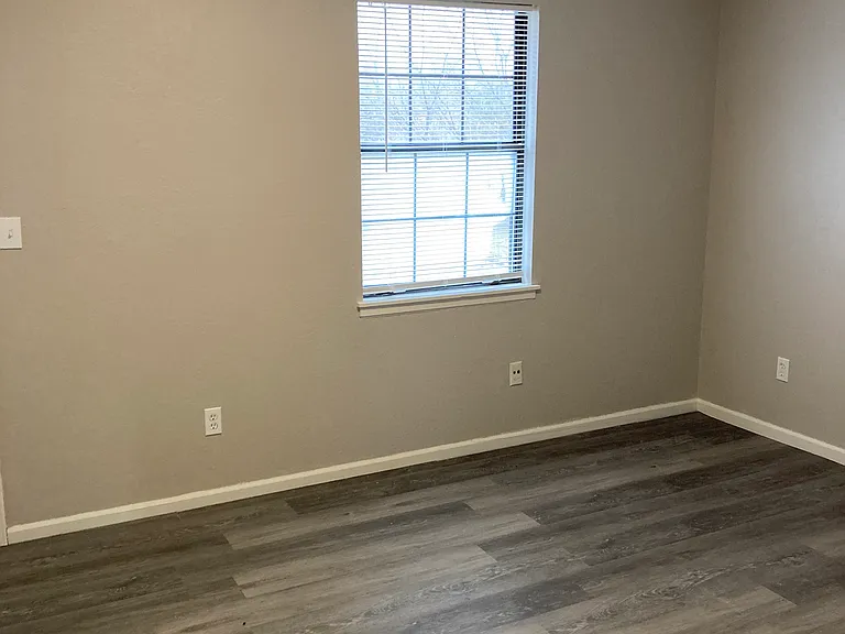 181 NW Zaun Ave #183 — Photo 8