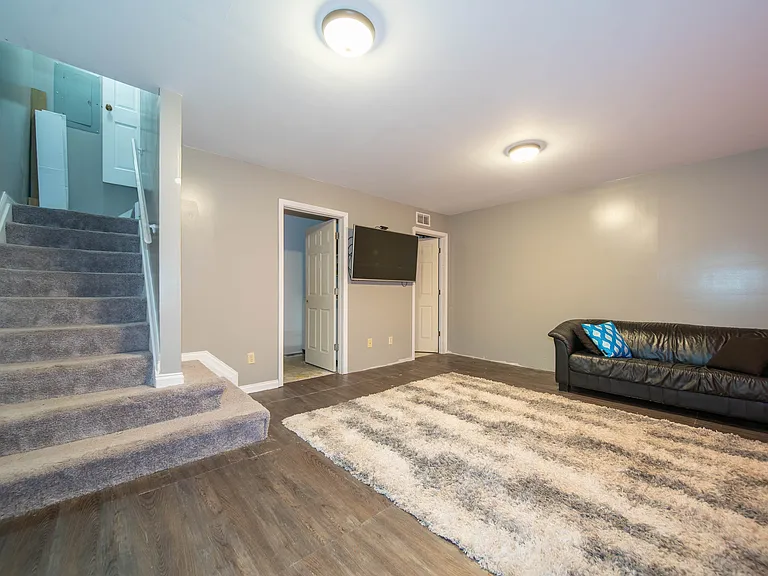 2257 Rome Dr — Photo 17