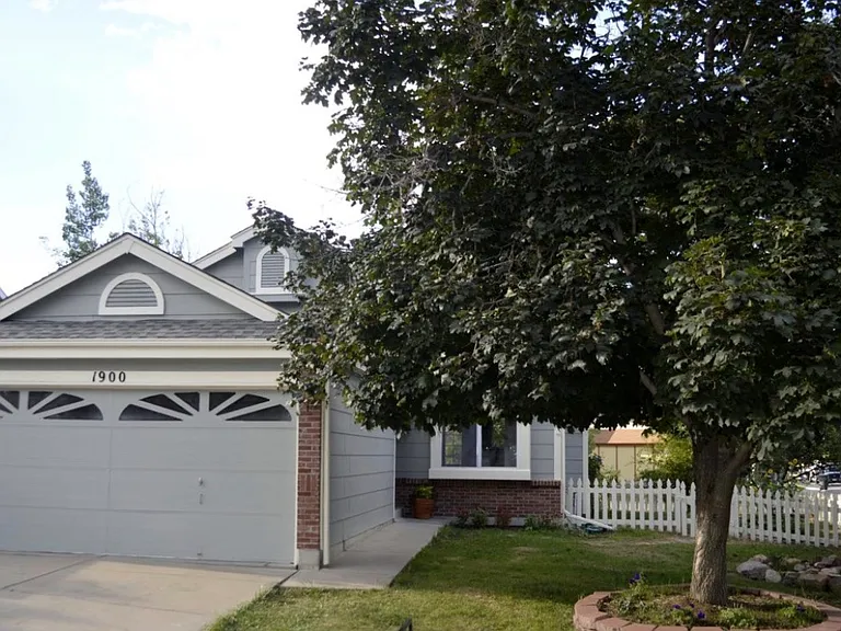 1900 Griffith Pl — Photo 1