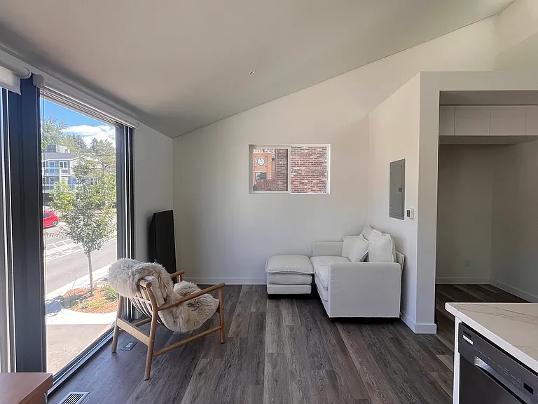 175 Midland Ave #1B — Photo 5