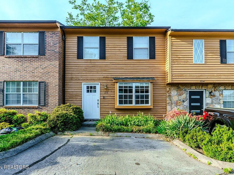 1st image of 1216 Crest Brook Dr