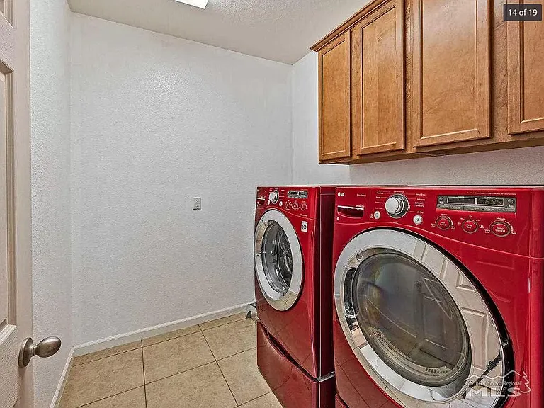 2060 Angel Ridge Dr — Photo 17