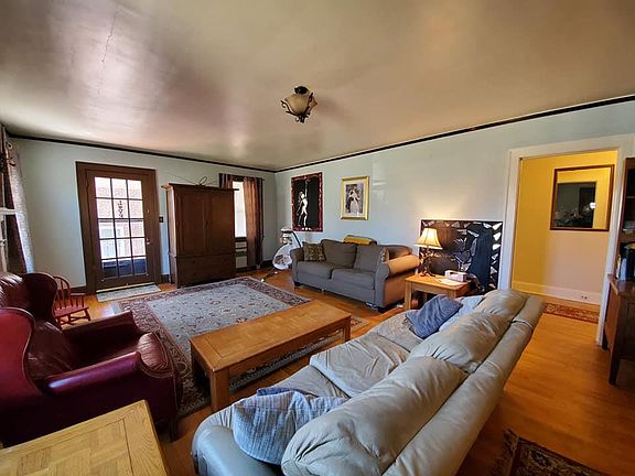 2nd image of 714 Spruce St