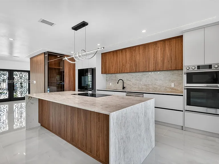 607 Layne Blvd — Photo 10