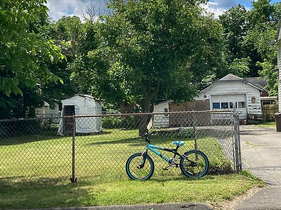 2nd image of 329 McConnell Ave