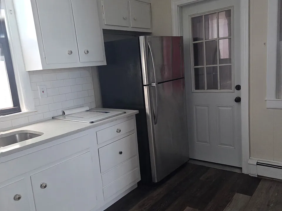 78 Van Duzer St #1