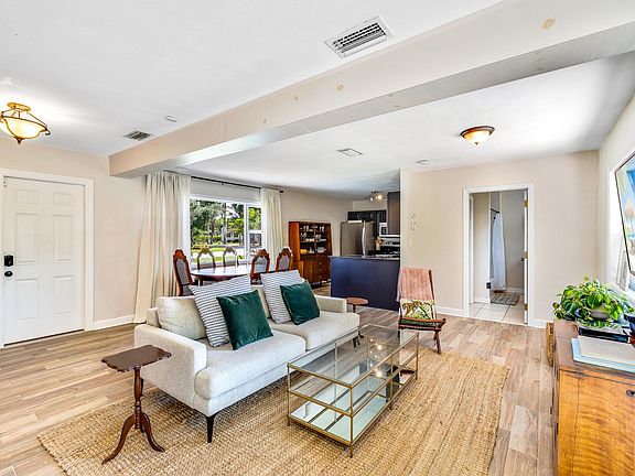 3rd image of 1570 Braman Ave