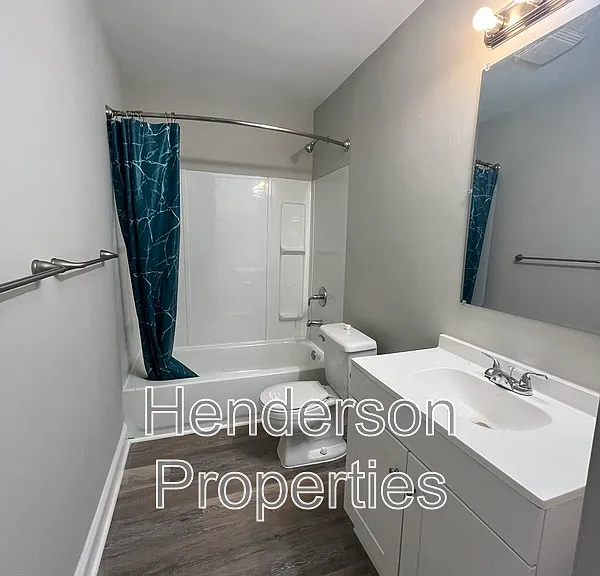 300 W Arrowood Rd — Photo 6