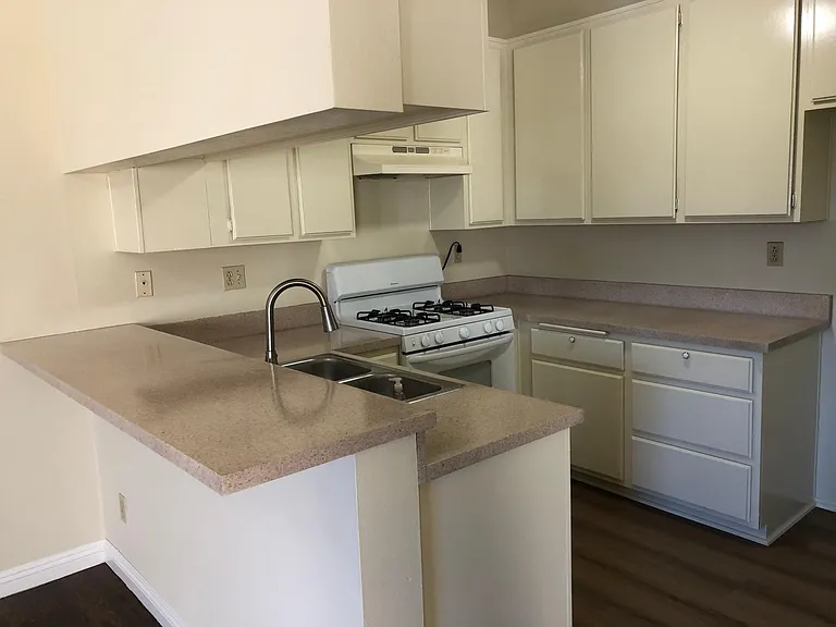 15303 S Raymond Ave #5 — Photo 10
