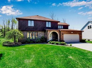 97 Schlemmer Rd, Lancaster, NY 14086