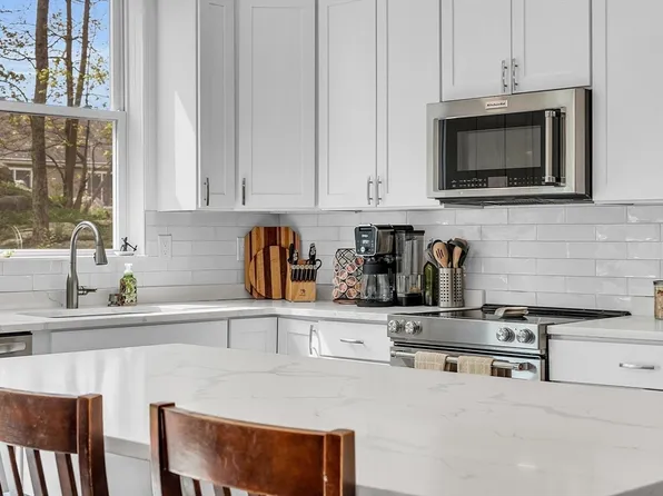 5 Maple St, Sutton, MA 01590