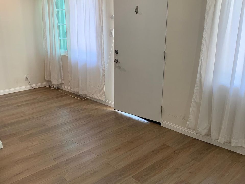 1st image of 1020 Palm Ave #10