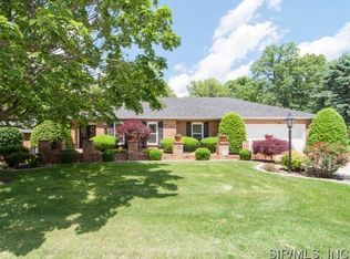 216 Country Club Ln, Belleville, IL