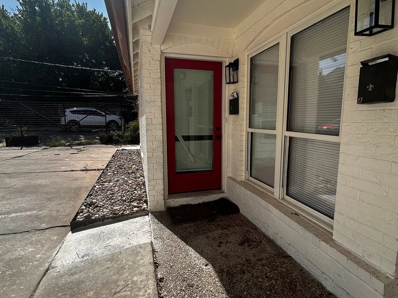 1005 MLK Bld #B - What a deal! a 3 bed house 5 min from DT and UT price to rent - fully remodeled... — Photo 3