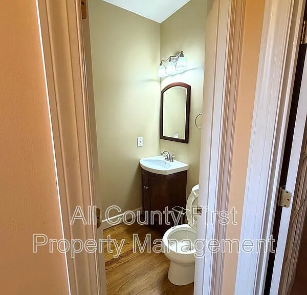 2438 Kings Arms Dr NE — Photo 7