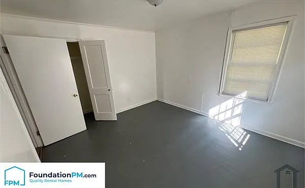 2320 E Warren St #1 — Photo 5