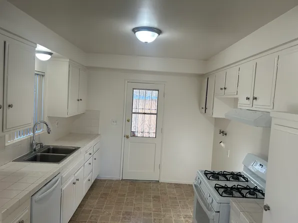 4614 W 162nd St, Lawndale, CA 90260