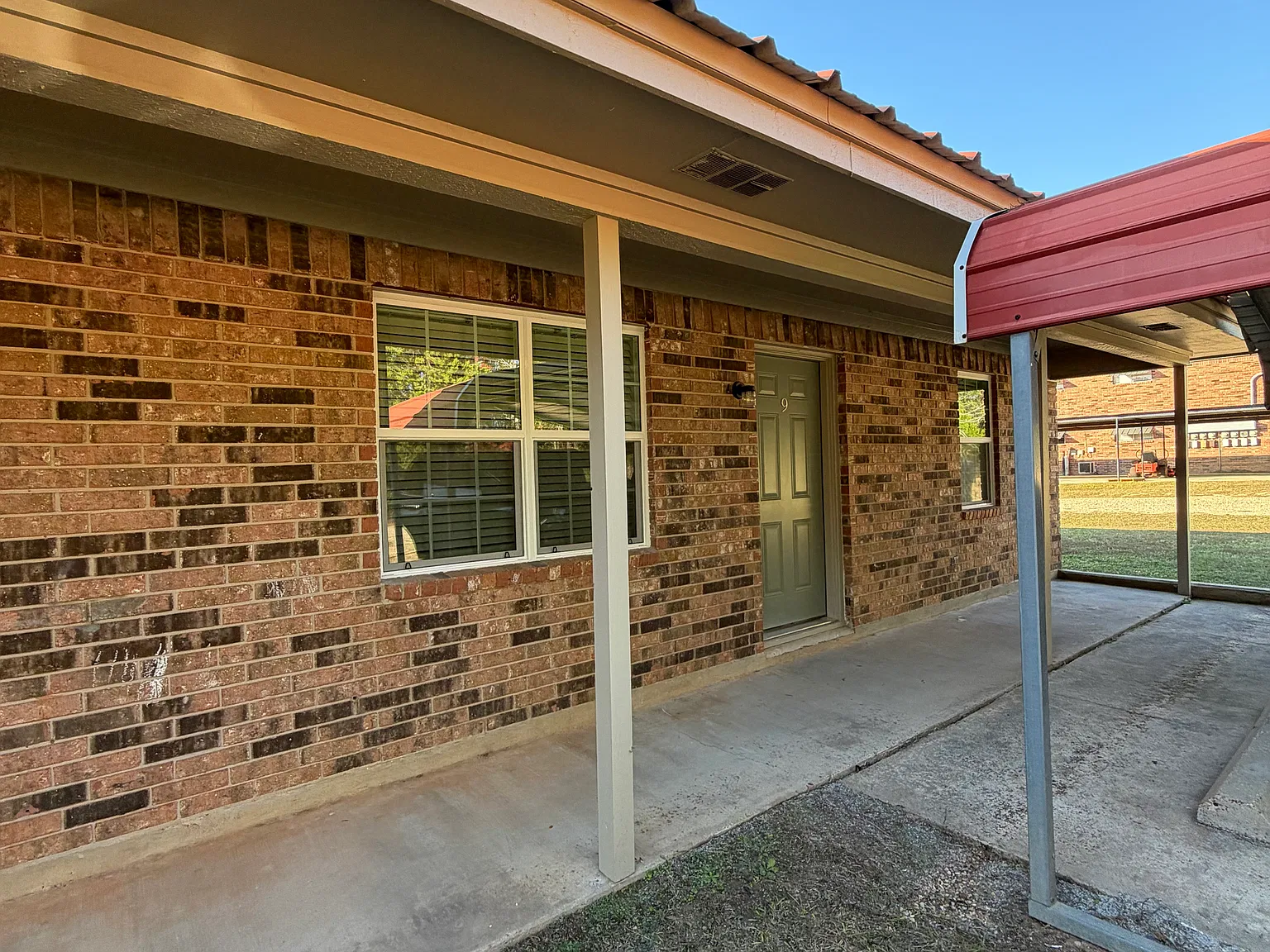 2 bed, 900 sqft, $860 — Photo 2
