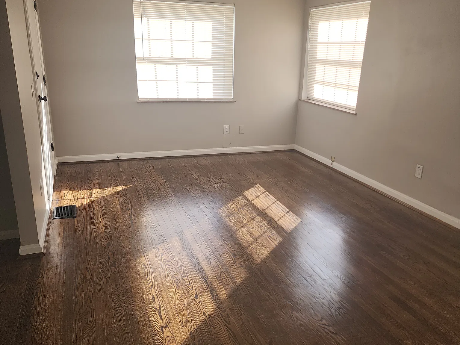 1641 Pasadena Ave — Photo 4