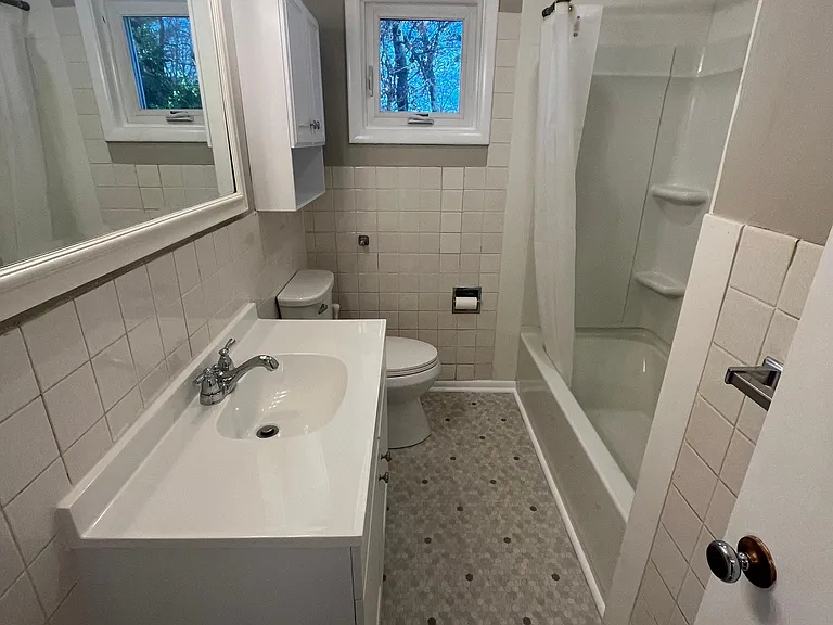 36 Rivermount Ter #A — Photo 25