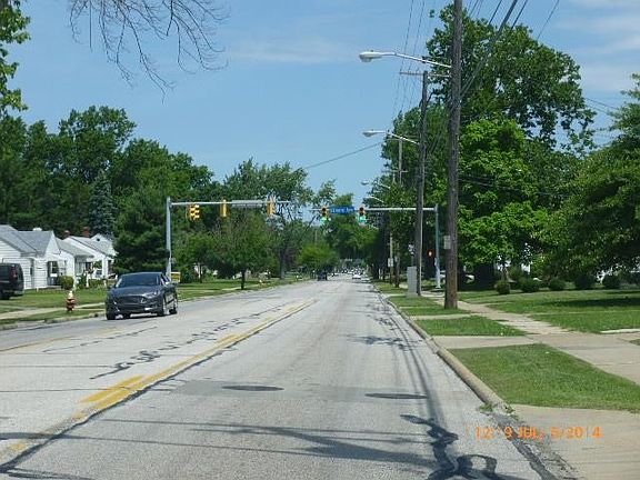 4th image of 744 E 260th St