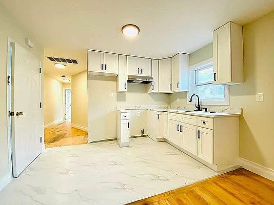 4th image of 95-26 113th St #2