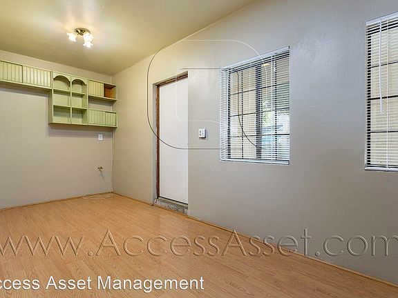 3rd image of 33125 Lorimer St #2