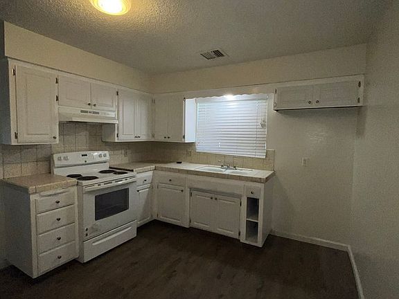2nd image of 354 N L St #5