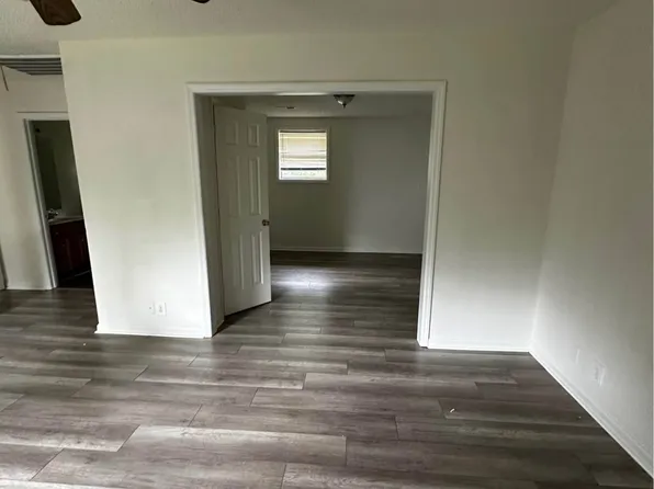 1861 Woodruff Ave Unit B, Greenbrier, TN 37073