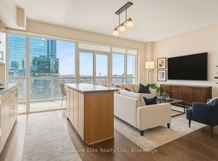 352 Front St W #2214, Toronto, ON M5V0K3