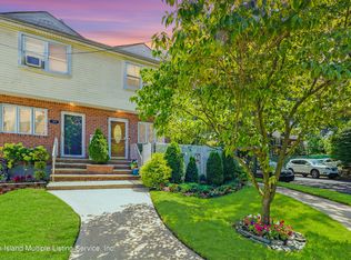 25 Brooks Pl, Staten Island, NY 10310