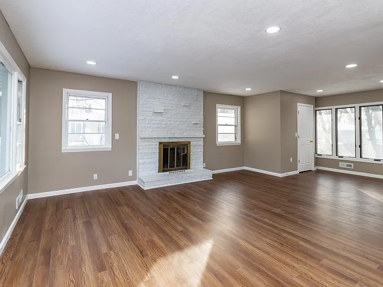 9140 Penn Ave S — Photo 3