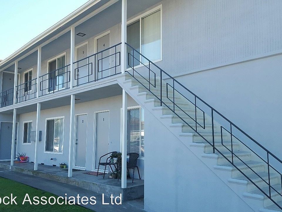 2nd image of 2110 Aviation Way APT 2