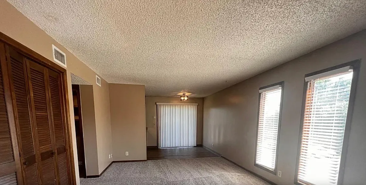 6816 W Par Ln — Photo 4