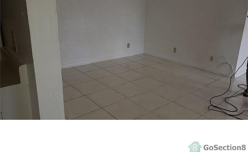 2nd image of 5913 Papaya Rd