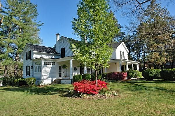 1st image of 15 Willow Ave