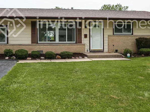 137 Shadywood Ln, Elk Grove Village, IL 60007