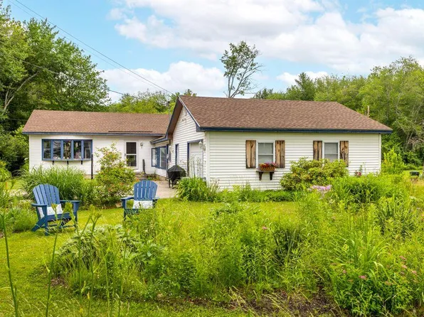 3 Willow Lane, Kennebunk, ME 04043