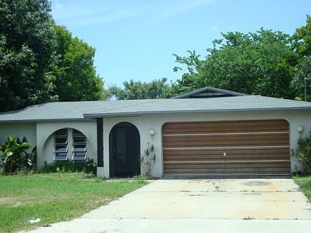 1st image of 210 SE 19th St