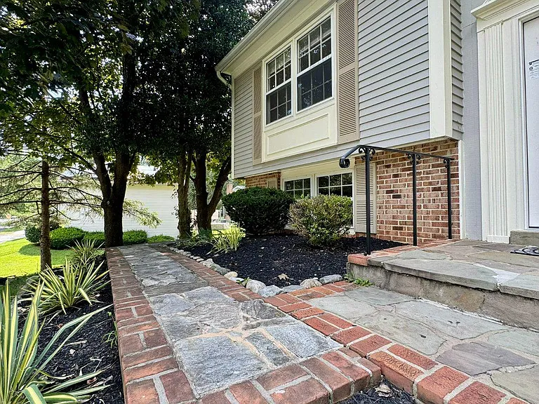 13413 Wisteria Dr — Photo 23